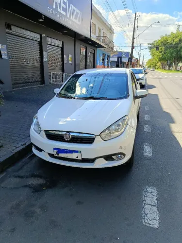 Fiat Grand Siena Essence Dual. 1.6 Flex 16V 2013