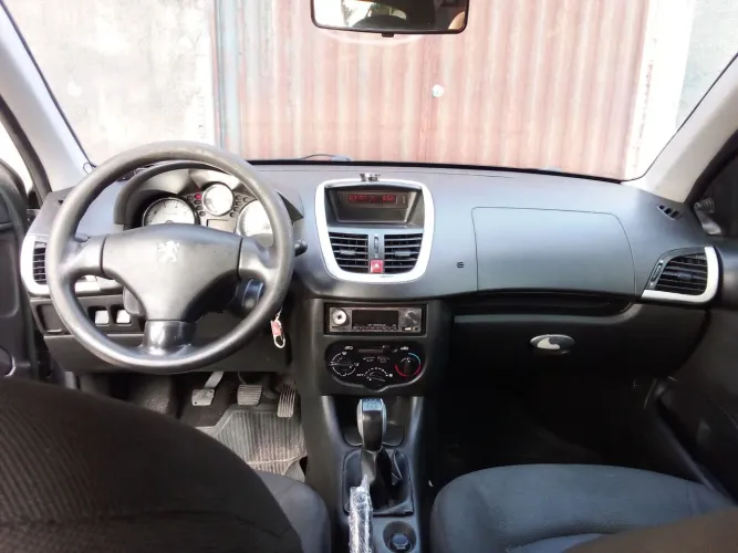 Peugeot 207 Sedan Passion XR 1.4 Flex 8V 4P 2013