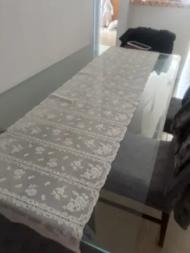 Mesa de vidro, perna de Mármore com 4 cadeiras