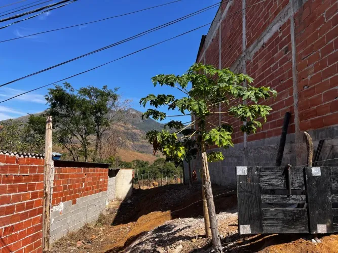 Vendo Meio Lote na Serra Sede (São Lourenço)