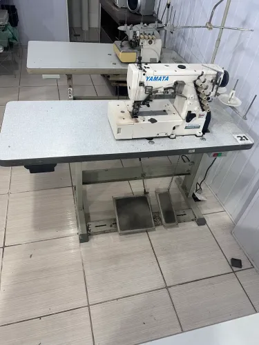 Máquina de costura industrial galoneira