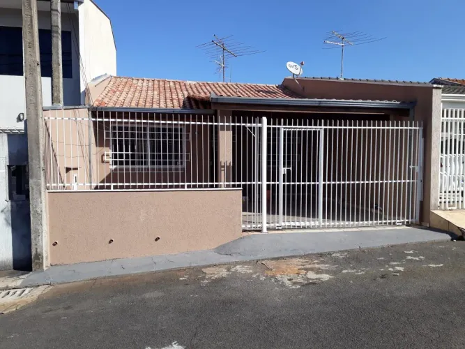 Locação de casa em condomínio fechado no bairro Orleans