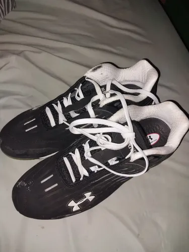 Chuteira futebol americano under armour 43