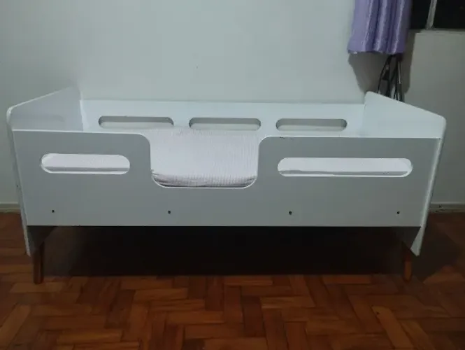 Cama Infantil Montessori + Colchão e Capa Inclusos