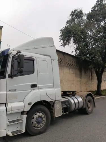 Cavalo mecânico Mercedes Benz Axor 2035 / 2007 teto baixo. Em bom estado.