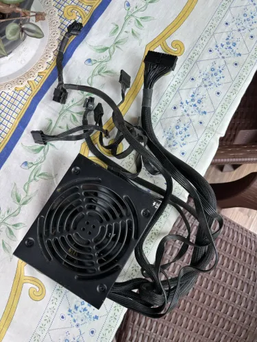 Fonte Corsair CV550