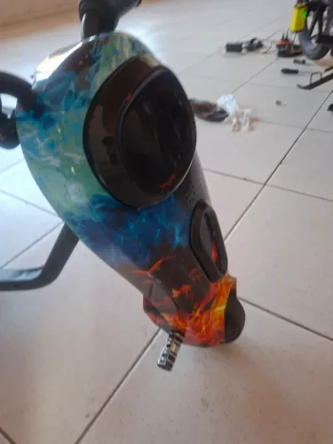 Mota, elétrica de 50 cilindrados, muito boa, tem uma