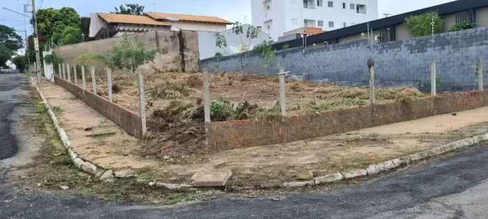 Terreno Residencial / Comercial a Venda no bairro Santa Rosa em Cuiabá-MT