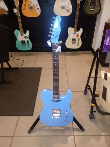 Guitarra fender telecaster