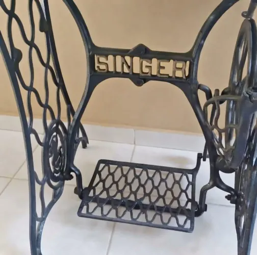 Dois pé de maquina singer modelo Aranha uma raridade 400 reais cada