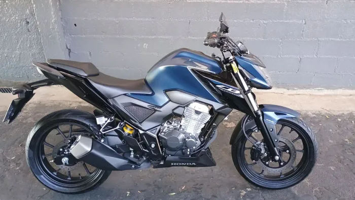 Cb 300 f