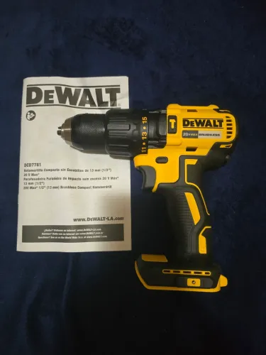 Parafusaderia dewalt 778 original sem bateria sem carregador novo