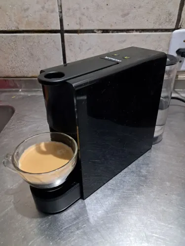 Cafeteira Nespresso Essenza Mini