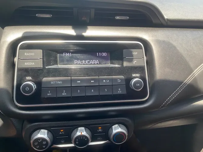 Som original Nissan com USB e Bluetooth