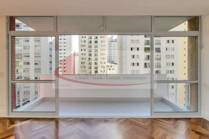 Reformado andar alto uma quadra do Shopping Higienópolis. 233,m² de área útil 03 Dormitóri