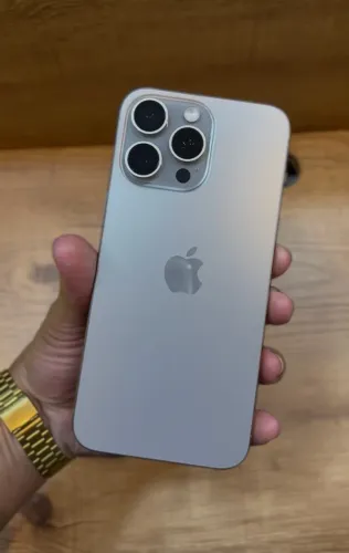 VENDO IPHONE 15 PRO MAX 256GB
