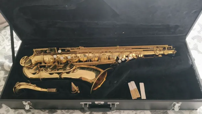 Sax tenor Júpiter