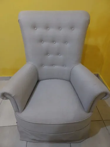 Cadeira de amamentação com pulf. 
