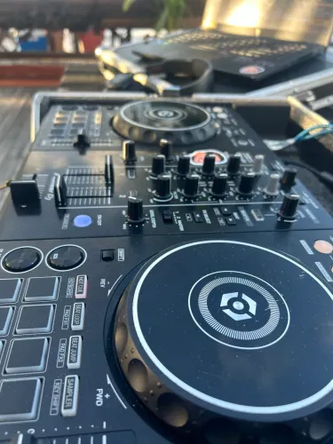 CONTROLADORA DDJ400 + CASE