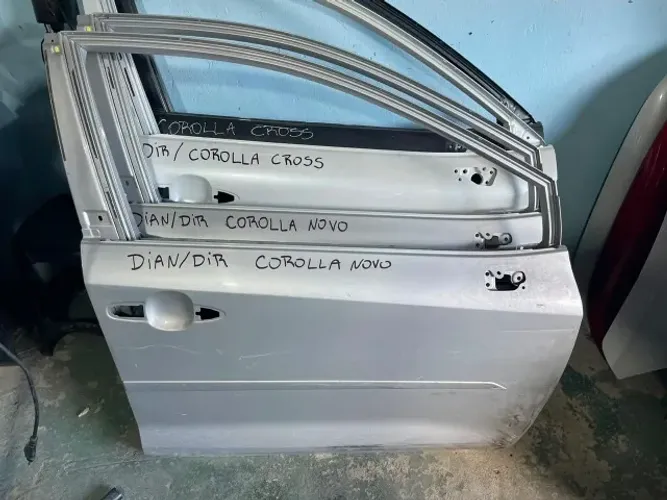 Porta dianteira direita Corolla novo