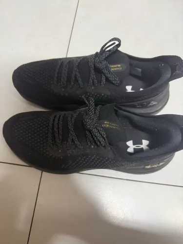 Tênis de Corrida Unissex Under Armour Charged Quicker