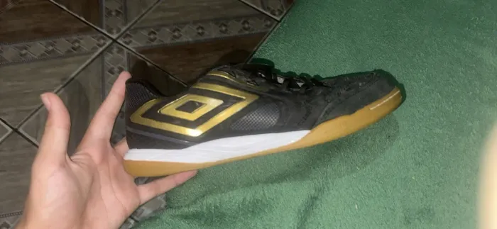 Umbro pro 5 club ( vendo e troco )