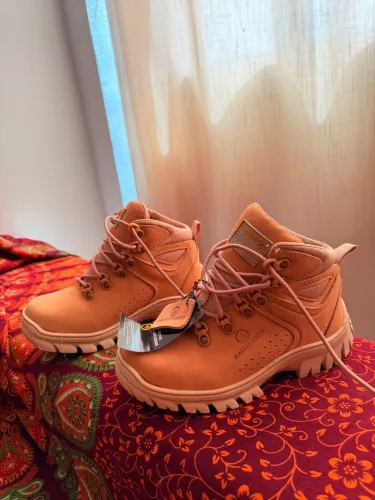 BOTA MODELO COTURNO MASTERBOOTS