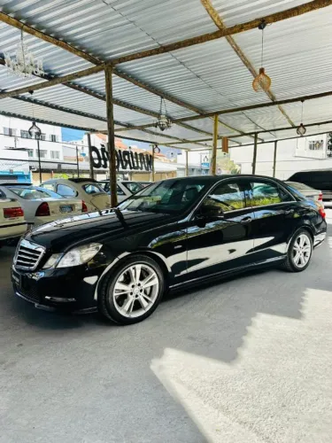 Mercedes-Benz E-500 CGI Guard VR4 5.5 V8 4P 2012