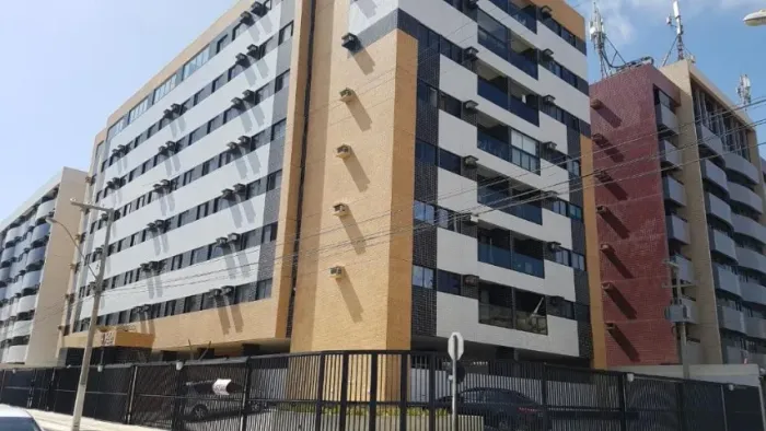 ALUGO EXCELENTE APARTAMENTO PRÓXIMO AO MAR ÓTIMA LOCALIZAÇÃO.