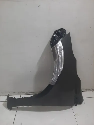 Paralama toyota yaris cinza lado esquerdo
