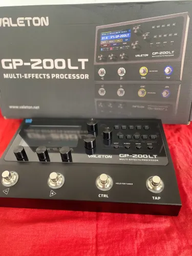 Pedaleira de guitarra VALETON GP 200 LT
