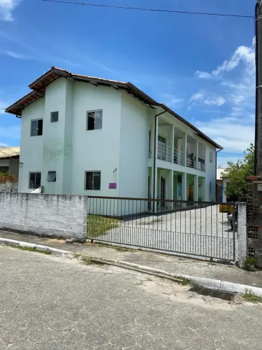 Imóvel para venda tem 400 metros quadrados com 6 quartos