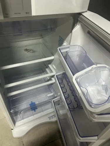 Geladeira Electrolux 390 litros