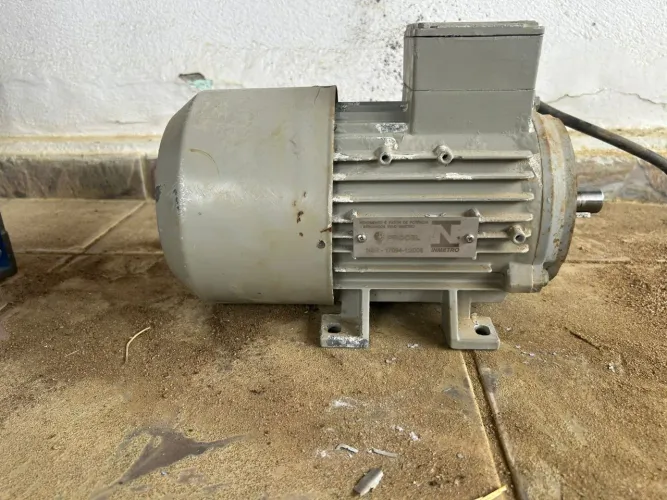 Motor Siemens trifásico 220 v