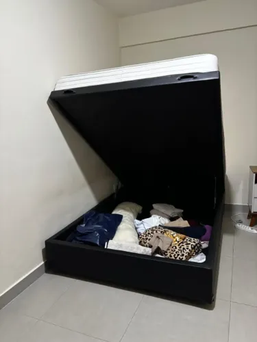 Cama de casal box (colchão Herval Frontier Ortopédico, baú novo preto sem nenhuma marca)