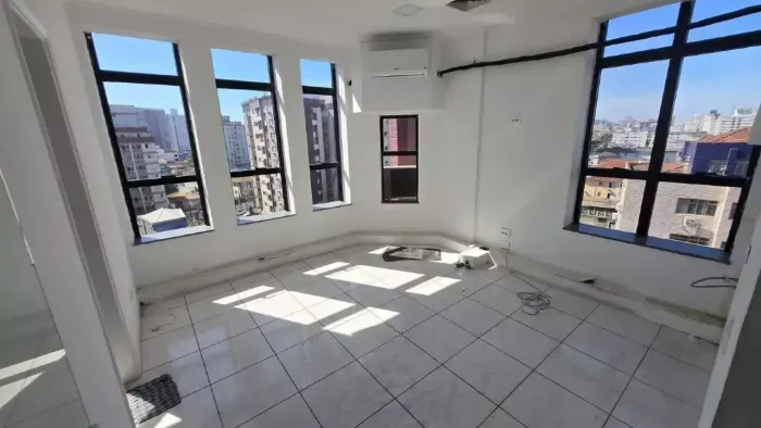 Imóvel para venda tem 44 metros quadrados em Embaré - Santos - SP