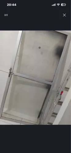 Porta de vidro em alumínio 2,3x 94