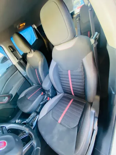 Limpeza de automóvel, lava rápido