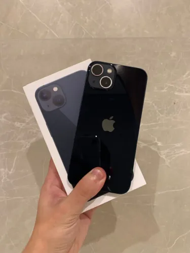 iPhone 13 impecável