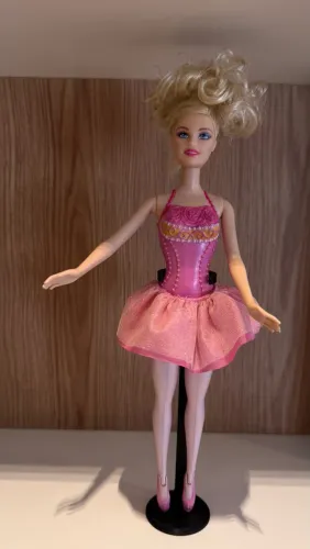 Boneca Barbie Quero Ser Bailarina (2009) Mattel - Com Suporte