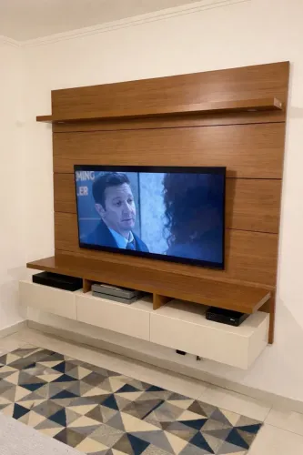 Rack em mdf com painel para TV 1,78m