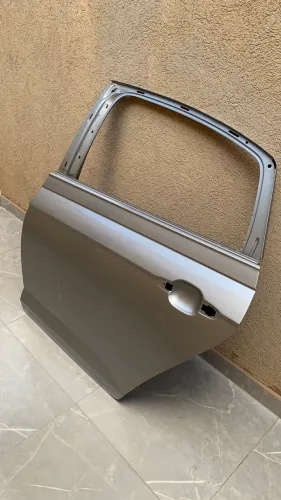 Porta traseira do lado esquerdo do Virtus 