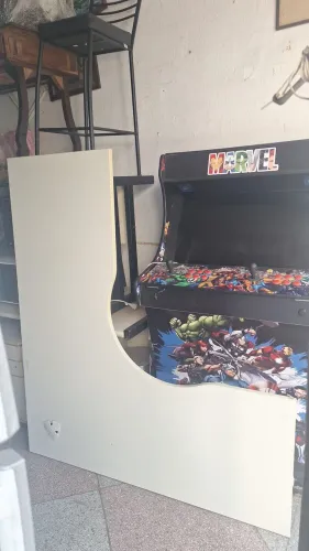 Mesa em L com gaveteiro em ótimo estado.  