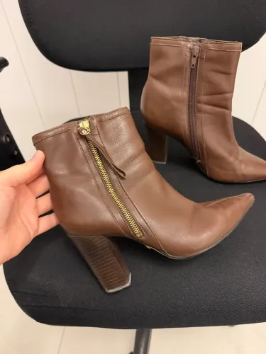 Bota Arezzo 35