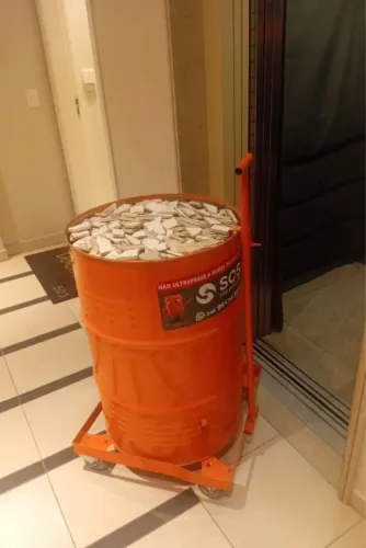 Aluguel de mini coletor para entulhos