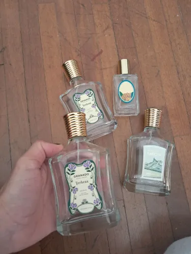 Frasco de vidro da granado estetica vintage (25 reais cada. escolha um modelo)