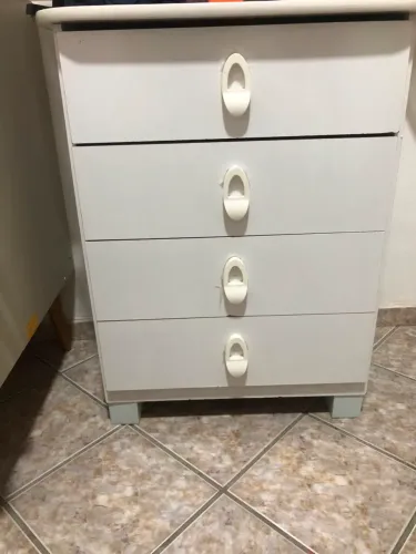Cômoda super conservada