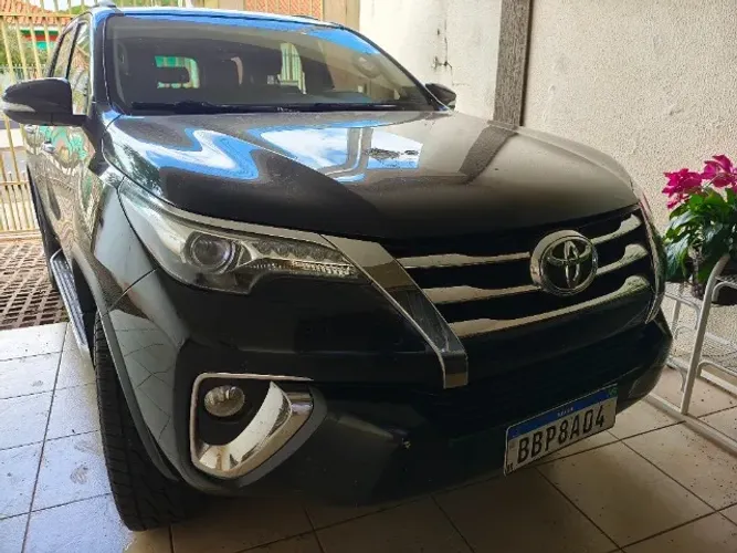 Toyota Hilux SW4 SRX 4X4 2.8 TDI 16V Dies. Aut. 2017