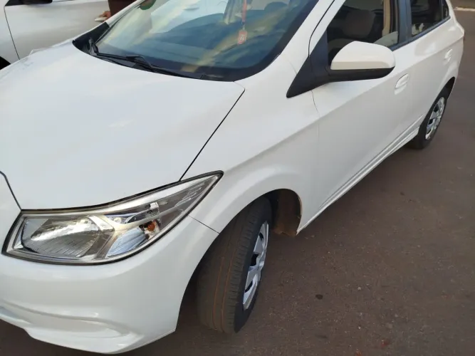 Chevrolet Onix Hatch LS 1.0 8V Flex Power Mec. 4P 2016