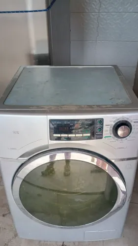 Máquina lava seca Midea com defeito